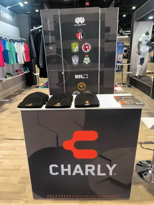 Ha sido montado por Expon, hay un montaje de la marca Charly en stand de ventas