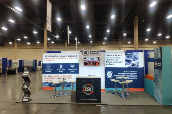 Dentro de una exhibición, hay un stand que necesito de un diseño de stand para ferias